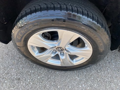 Used 2019 Toyota RAV4 XLE image 31