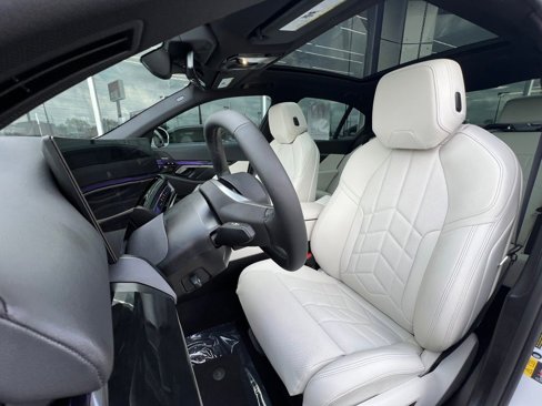 Used 2024 BMW i5 eDrive40i w/ Convenience Package image 17