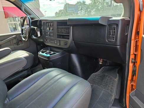 Used 2017 Chevrolet Express 2500 image 30