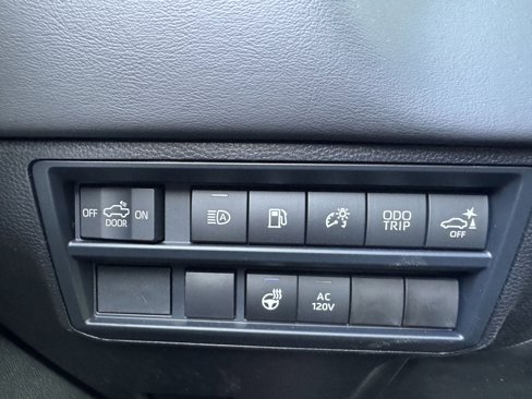 New 2025 Toyota Tundra Platinum image 37
