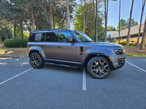 Used 2025 Land Rover Defender 110 image 15