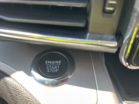 Used 2022 Ford Explorer XLT w/ Equipment Group 202A image 25