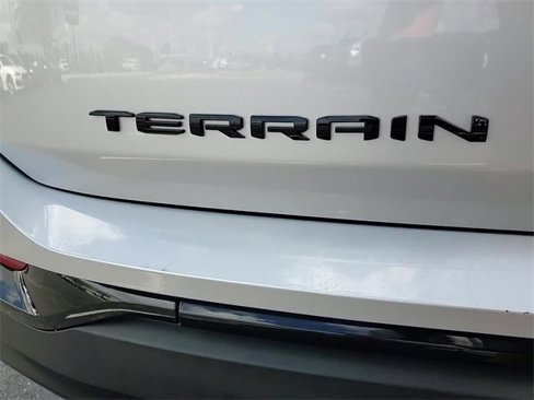 Used 2022 GMC Terrain SLE w/ Driver Convenience Package image 5