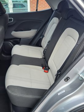Used 2023 Hyundai Venue SEL image 24