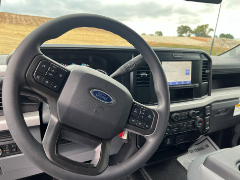 New 2026 Ford F550 4x4 Crew Cab Super Duty image 9