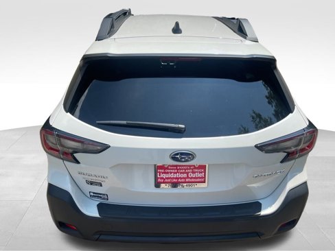 Used 2023 Subaru Outback Premium image 5