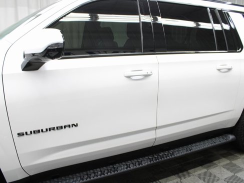 Used 2025 Chevrolet Suburban Z71 image 48