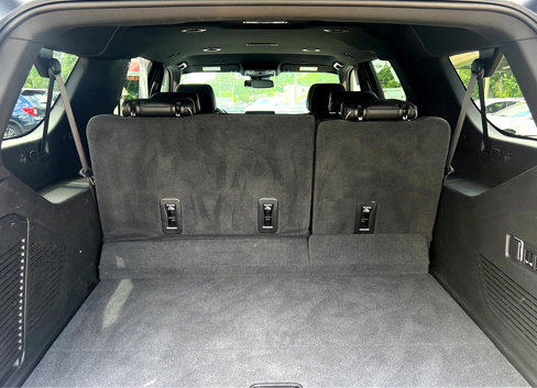 Used 2023 Chevrolet Suburban Premier image 19