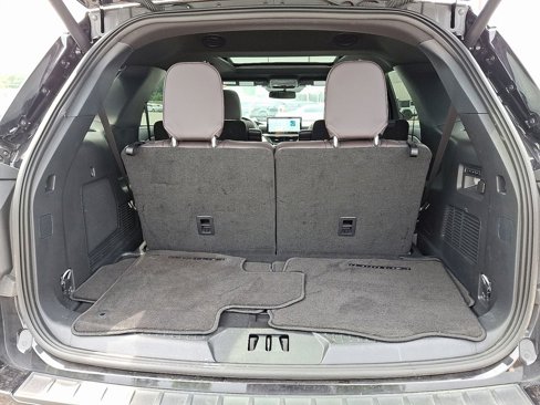 Used 2025 Ford Explorer Platinum w/ Ultimate Package image 36