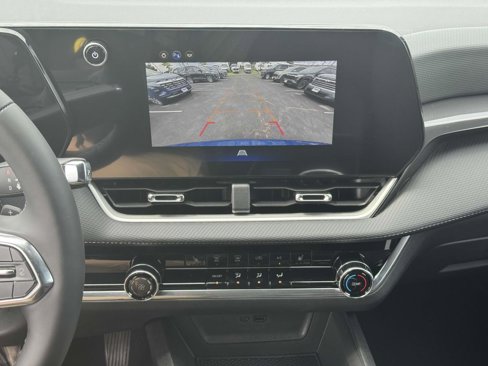 New 2026 Chevrolet Equinox LT image 4