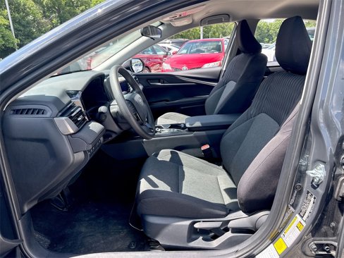 Used 2025 Toyota Camry LE image 12