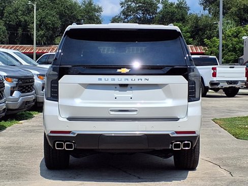 New 2025 Chevrolet Suburban High Country image 5