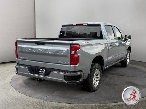 Used 2024 Chevrolet Silverado 1500 Custom image 4