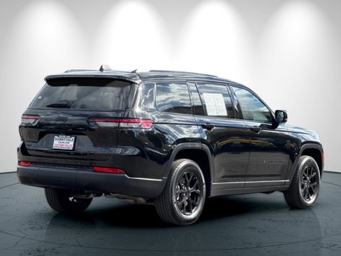 Used 2024 Jeep Grand Cherokee L Laredo image 4
