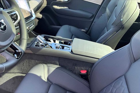 New 2026 Volvo XC90 B5 Plus image 10