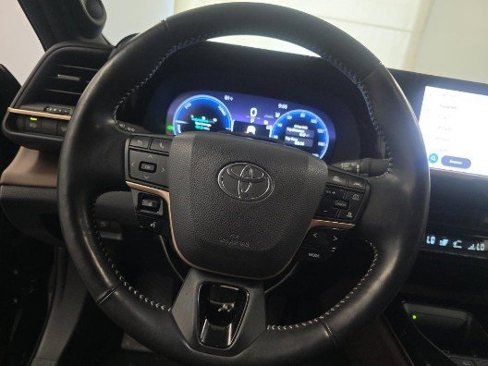 Used 2024 Toyota Crown Limited w/ Advanced Technology Package image 5