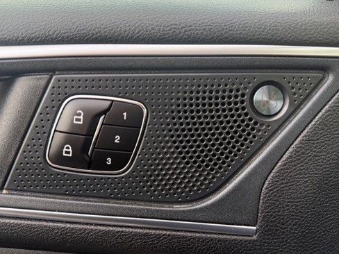 Used 2024 Ford Edge Titanium image 13