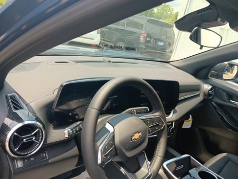 New 2026 Chevrolet Equinox LT w/ Convenience Package II image 28