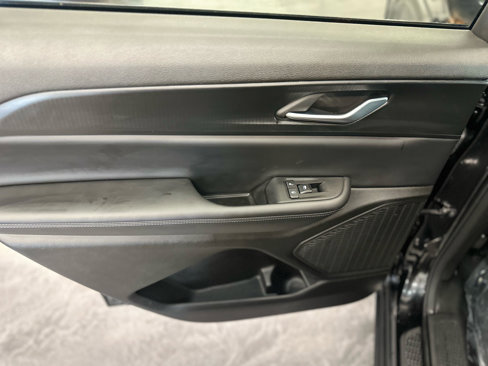 Used 2024 Jeep Grand Cherokee L Laredo image 15