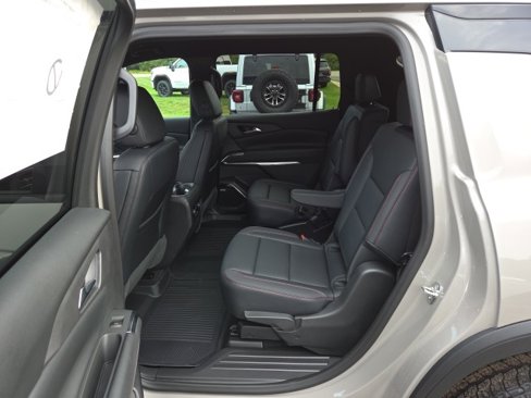 New 2026 Chevrolet Traverse Z71 w/ Enhanced Driving Package image 26