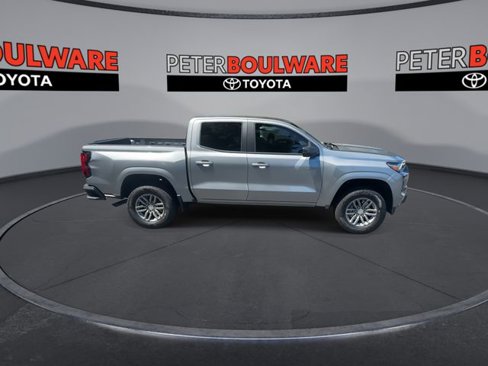Used 2024 Chevrolet Colorado LT w/ LT Convenience Package image 18