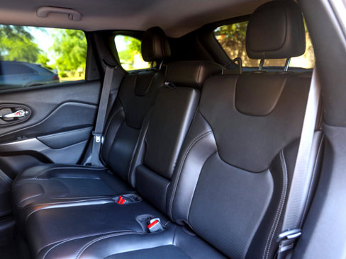 Used 2020 Jeep Cherokee Limited image 39
