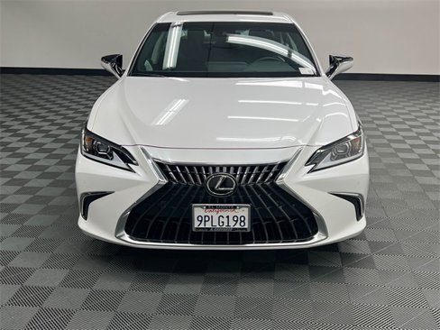 Certified 2025 Lexus ES 300h w/ Premium Package image 3
