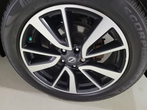 Used 2017 Nissan Rogue SL image 26