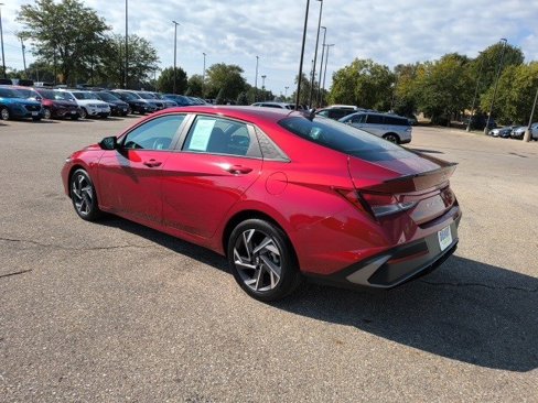 Used 2025 Hyundai Elantra Sport image 3