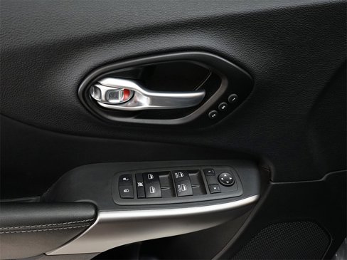 Used 2022 Jeep Cherokee Limited image 13