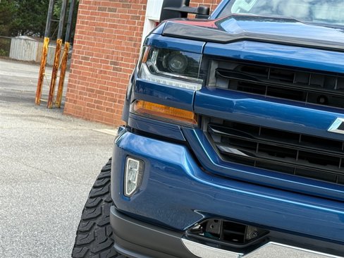 Used 2018 Chevrolet Silverado 1500 LT w/ All Star Edition image 10