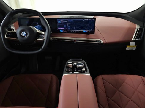 New 2026 BMW iX xDrive45 image 9