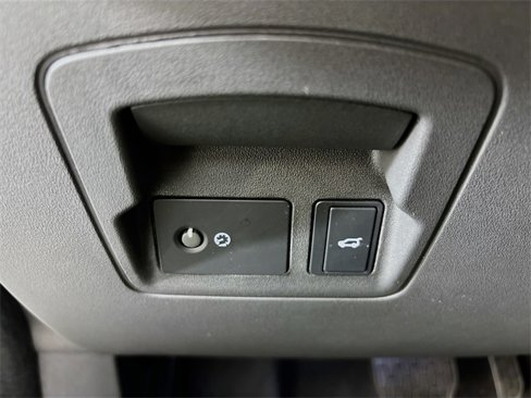 Used 2026 Land Rover Range Rover Velar S image 32