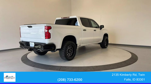 Used 2021 Chevrolet Silverado 1500 Custom Trail Boss w/ LPO, Dark Essentials Package image 7