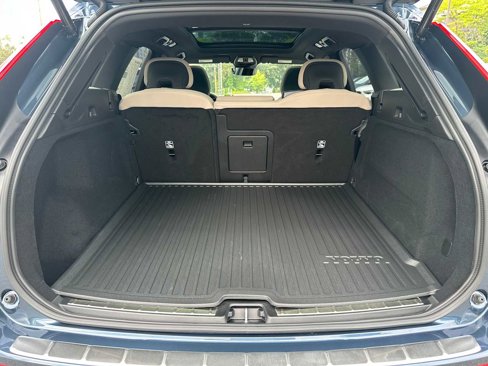 New 2026 Volvo XC60 B5 Plus w/ Protection Package Premier image 14