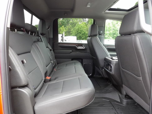 Used 2024 GMC Sierra 2500 SLT w/ SLT Premium Package image 39