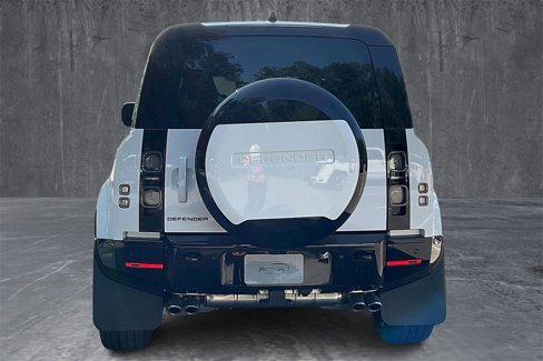 New 2025 Land Rover Defender 110 V8 image 4