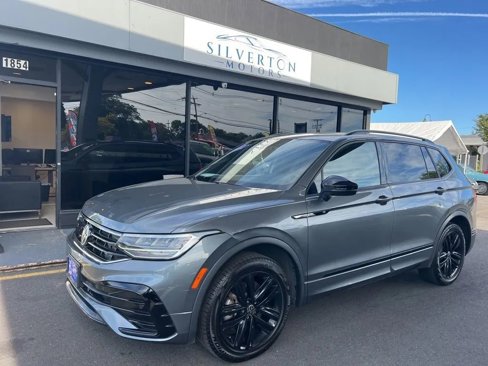 Used 2022 Volkswagen Tiguan SE R-Line image 1
