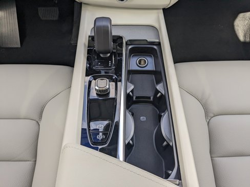 New 2025 Volvo XC60 T8 Plus w/ Protection Package Premier image 20
