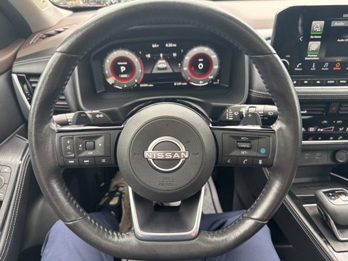Used 2022 Nissan Rogue Platinum w/ Head-Up Display Package image 25