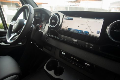 Used 2025 Mercedes-Benz Sprinter 2500 image 30