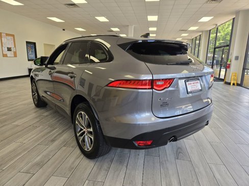 Used 2020 Jaguar F-PACE Premium image 6