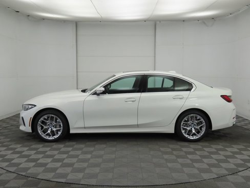 Used 2025 BMW 330i Sedan w/ Convenience Package image 9