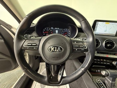 Used 2018 Kia Stinger Premium image 24