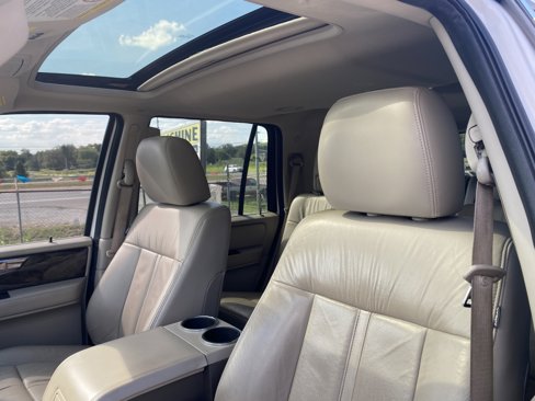 Used 2015 Lincoln Navigator 2WD image 11