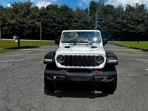 Used 2024 Jeep Wrangler Unlimited Rubicon image 2