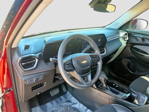 Used 2025 Chevrolet TrailBlazer LT w/ Driver Confidence Package image 9