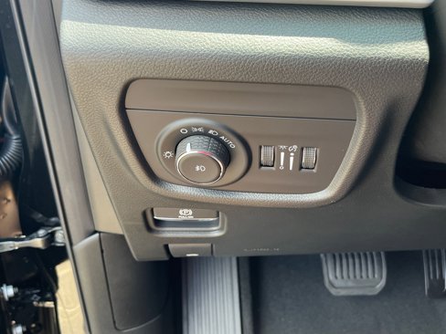 New 2025 Jeep Grand Cherokee Limited image 14