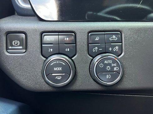 Used 2023 Chevrolet Silverado 1500 High Country w/ Z71 Off-Road Package image 48