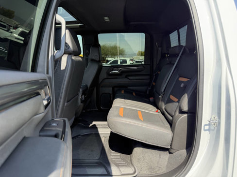 Used 2025 GMC Sierra 2500 AT4 w/ AT4 Premium Plus Package image 25